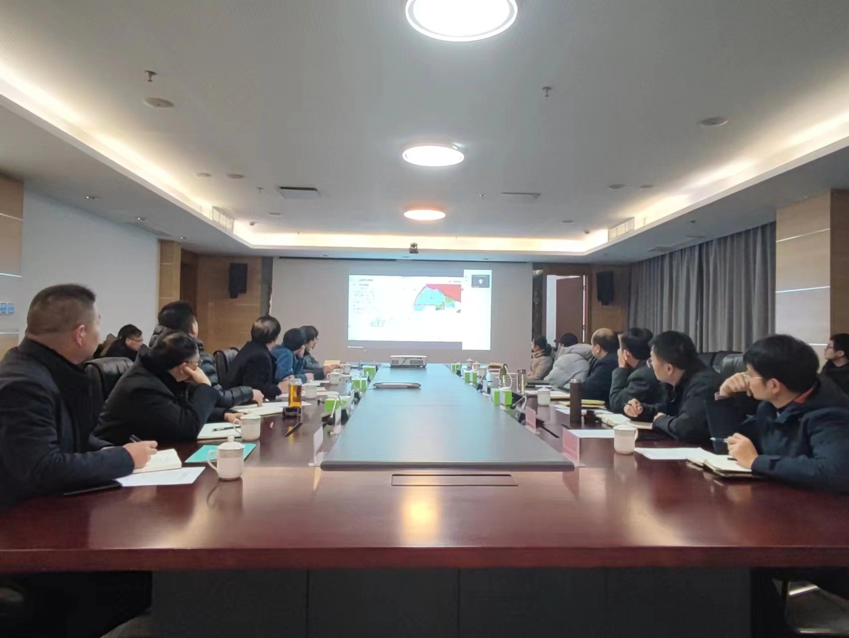 集團召開黃海新區(qū)濱海片區(qū)供熱管道、公共2.jpg